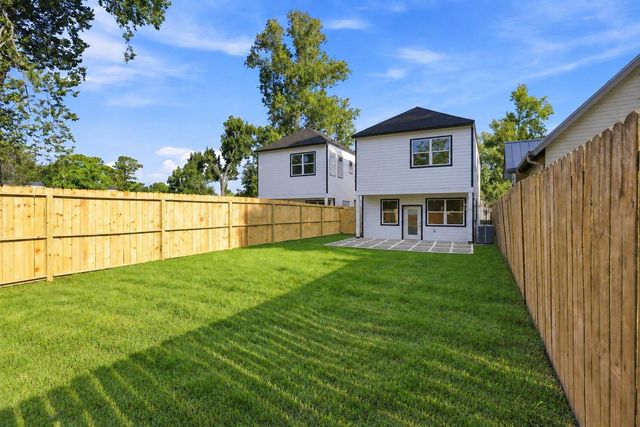 1521 Armada Drive, Houston, TX 77091
