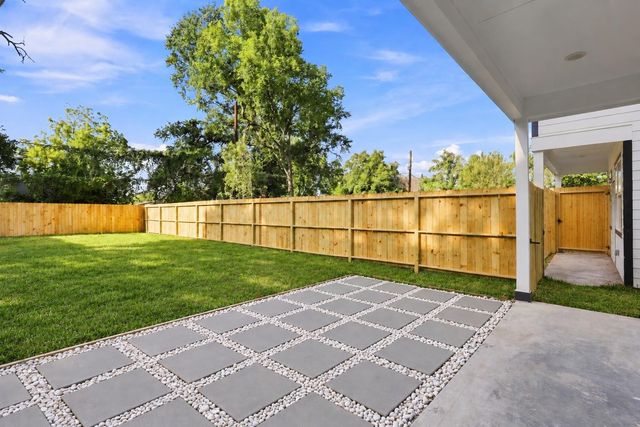 1521 Armada Drive, Houston, TX 77091