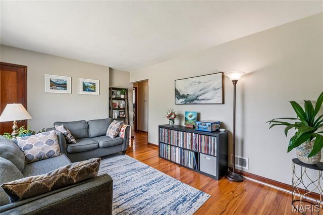 9304 Lenard Court, Unincorporated, MO 63123