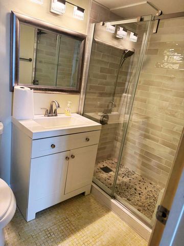 1707 N Prospect AVENUE #5C, Milwaukee, WI 53202