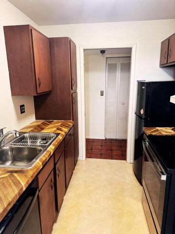 1707 N Prospect AVENUE #5C, Milwaukee, WI 53202