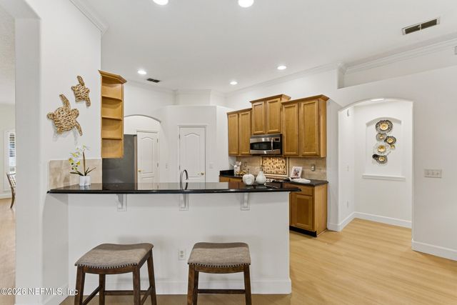 12104 LAKE FERN Drive, Jacksonville, FL 32258