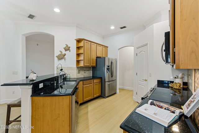 12104 LAKE FERN Drive, Jacksonville, FL 32258