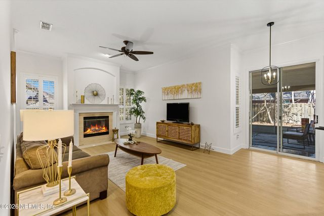 12104 LAKE FERN Drive, Jacksonville, FL 32258