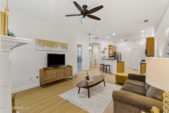 12104 LAKE FERN Drive, Jacksonville, FL 32258