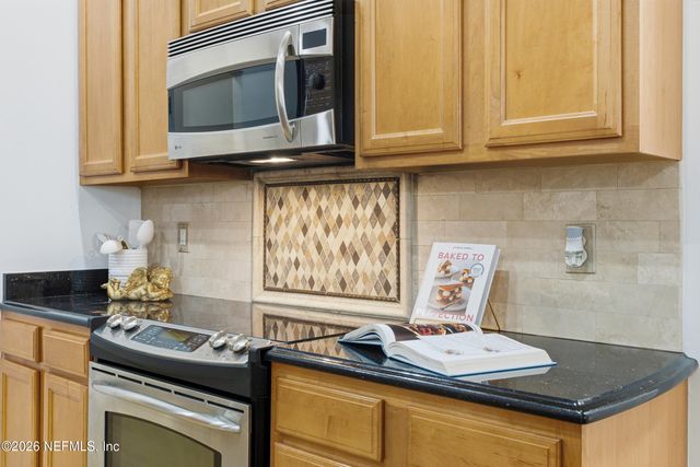 12104 LAKE FERN Drive, Jacksonville, FL 32258