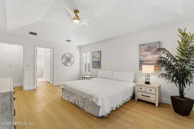 12104 LAKE FERN Drive, Jacksonville, FL 32258