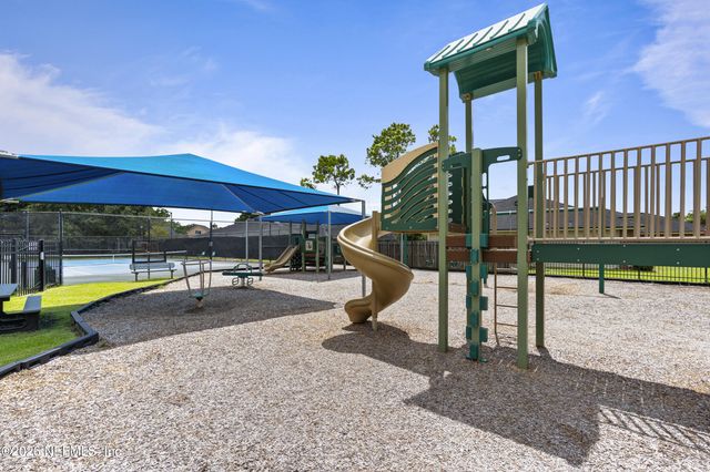 12104 LAKE FERN Drive, Jacksonville, FL 32258