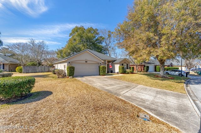 12104 LAKE FERN Drive, Jacksonville, FL 32258