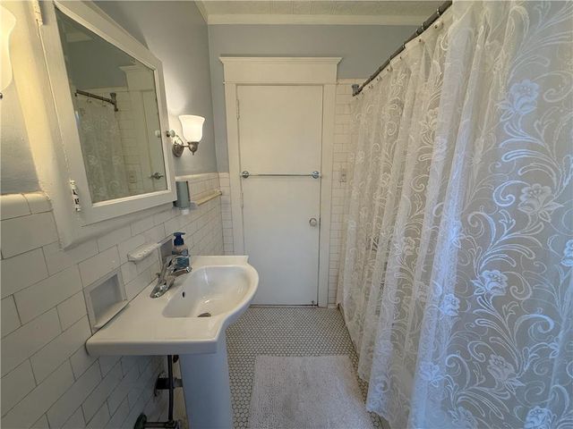 1930 West Chew Street, Allentown City, PA 18104
