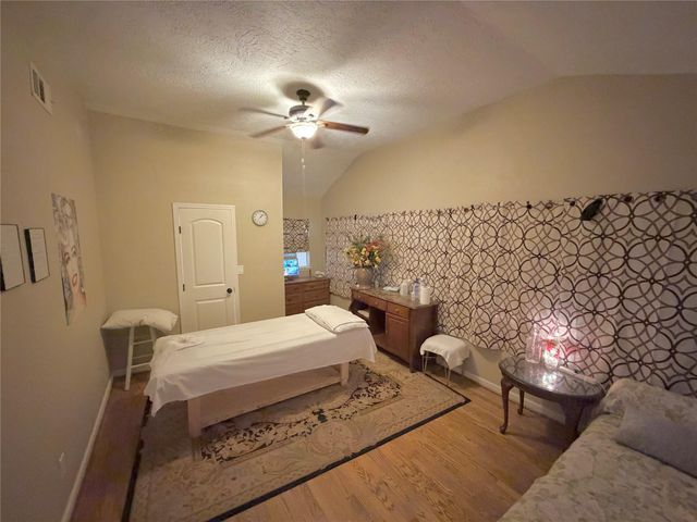 1735 W 43rd Street, Houston, TX 77018