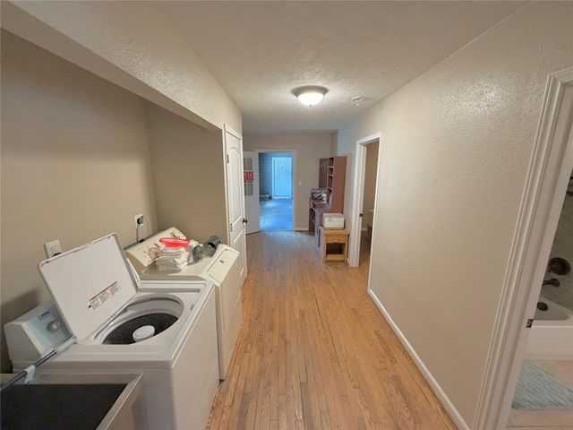 1735 W 43rd Street, Houston, TX 77018