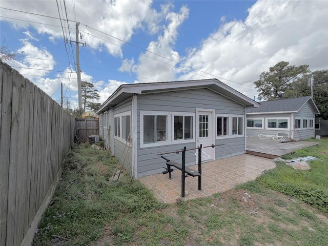 1735 W 43rd Street, Houston, TX 77018