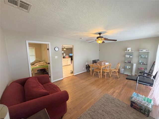 1735 W 43rd Street, Houston, TX 77018