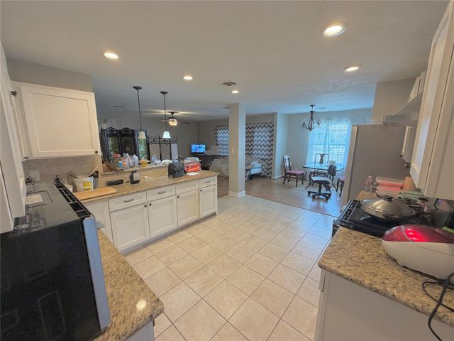 1735 W 43rd Street, Houston, TX 77018