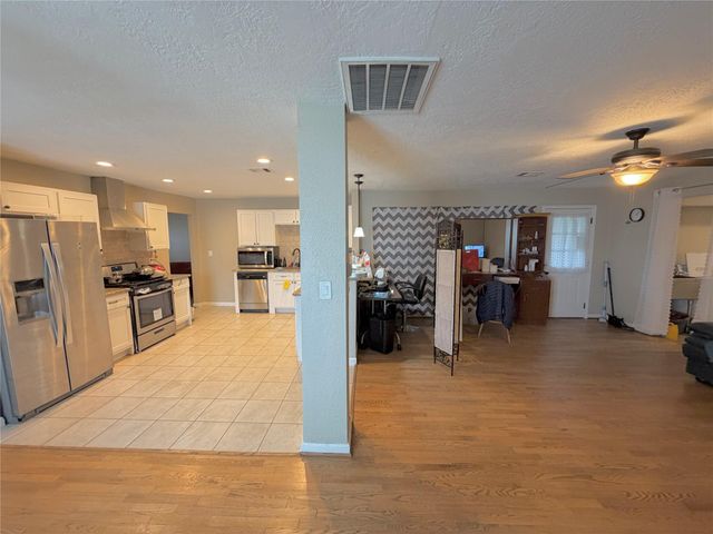 1735 W 43rd Street, Houston, TX 77018