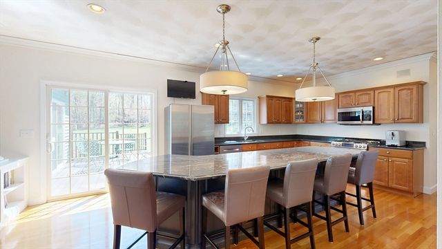 3 Whitcomb Way, North Reading, MA 01864