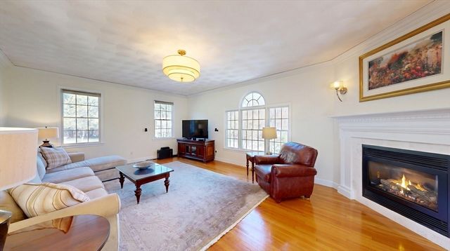 3 Whitcomb Way, North Reading, MA 01864