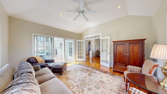 3 Whitcomb Way, North Reading, MA 01864