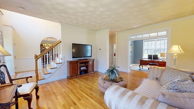 3 Whitcomb Way, North Reading, MA 01864