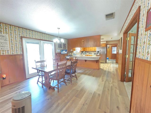 406 Wilson Creek, Bay City, TX 77440