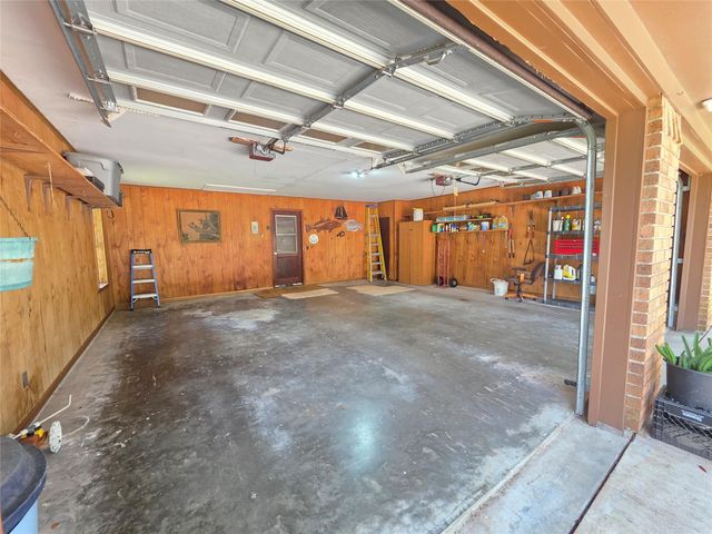 406 Wilson Creek, Bay City, TX 77440