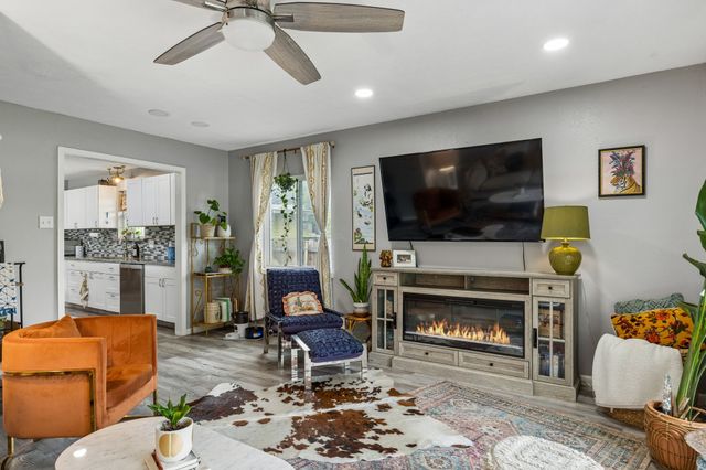 2306 W Five Mile Parkway, Dallas, TX 75224