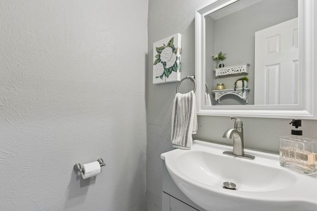 2306 W Five Mile Parkway, Dallas, TX 75224