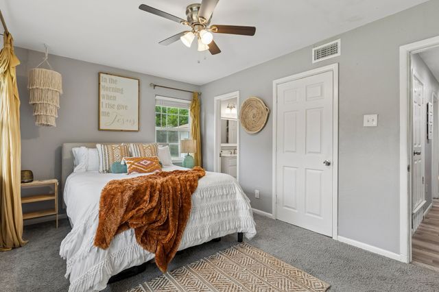 2306 W Five Mile Parkway, Dallas, TX 75224