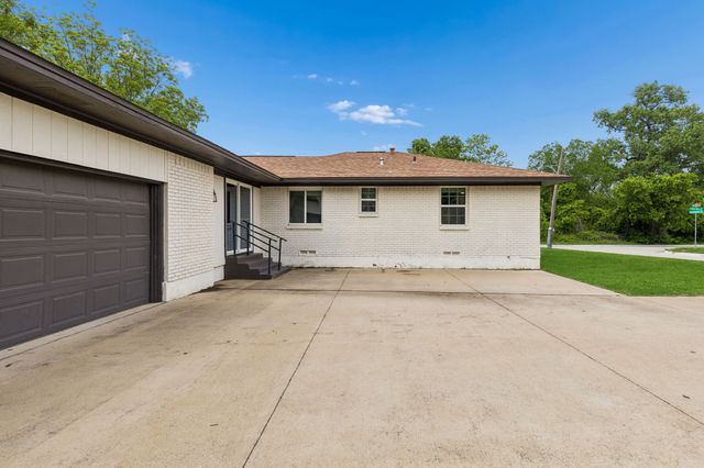2306 W Five Mile Parkway, Dallas, TX 75224