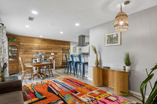 2306 W Five Mile Parkway, Dallas, TX 75224