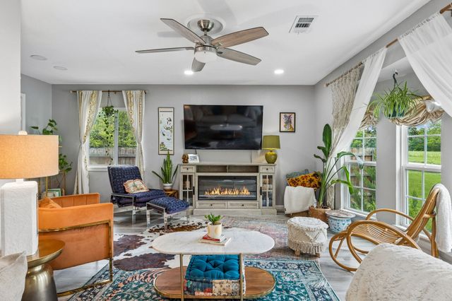 2306 W Five Mile Parkway, Dallas, TX 75224