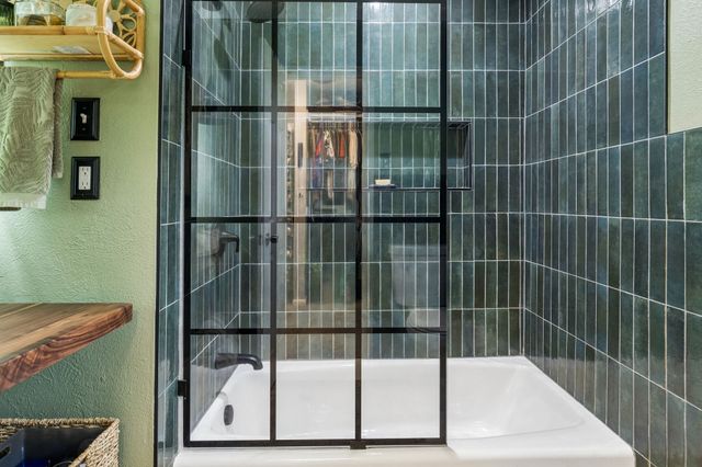 2306 W Five Mile Parkway, Dallas, TX 75224