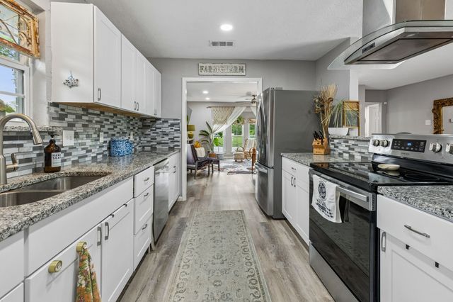 2306 W Five Mile Parkway, Dallas, TX 75224