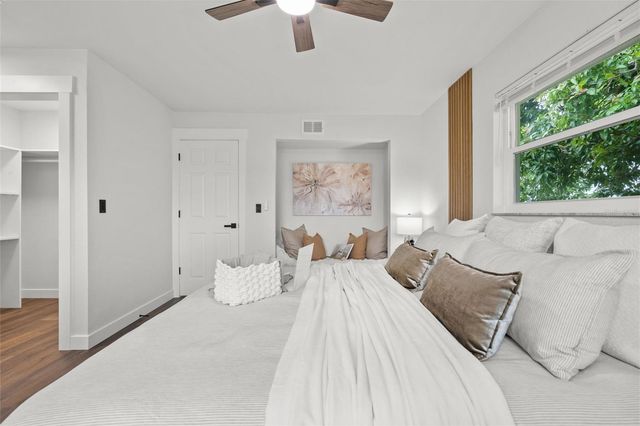30 OAKLAND HILLS COURT, Rotonda West, FL 33947