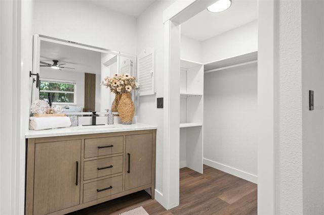 30 OAKLAND HILLS COURT, Rotonda West, FL 33947