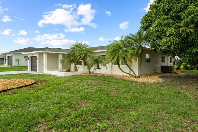 30 OAKLAND HILLS COURT, Rotonda West, FL 33947