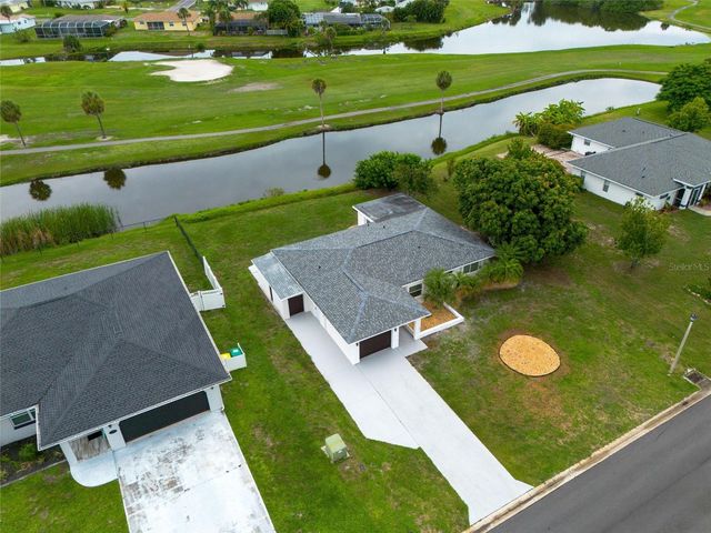 30 OAKLAND HILLS COURT, Rotonda West, FL 33947