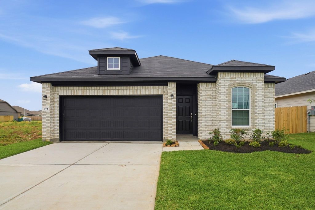 772 Red Mulberry Street, La Marque, TX 77568