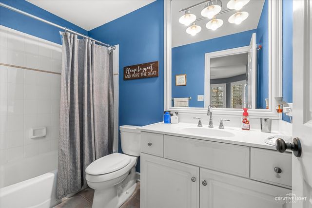 119 Settlers Drive, Naperville, IL 60565