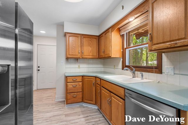 801 N 144th Avenue, Holland Twp, MI 49424