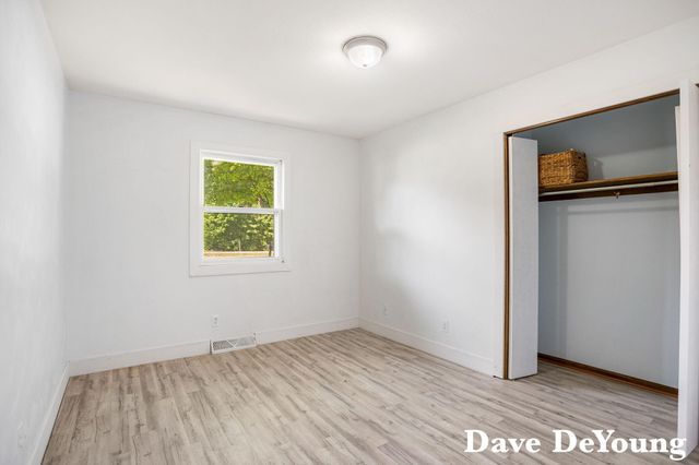 801 N 144th Avenue, Holland Twp, MI 49424