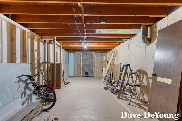 801 N 144th Avenue, Holland Twp, MI 49424