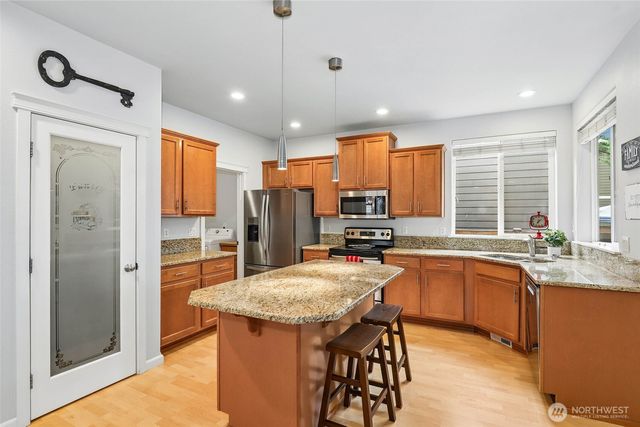 17208 138th Avenue Ct E, Puyallup, WA 98374