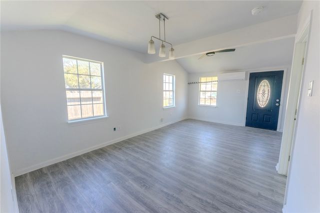 957 National Dr, Corpus Christi, TX 78416