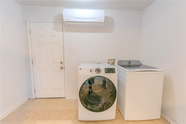 957 National Dr, Corpus Christi, TX 78416