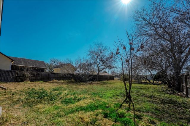 957 National Dr, Corpus Christi, TX 78416