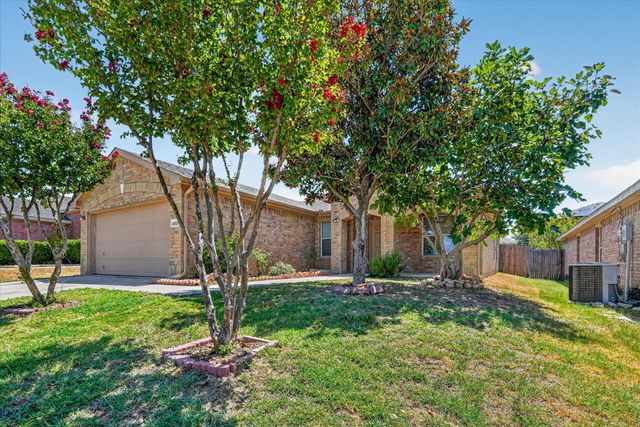 4008 Mantis Street, Fort Worth, TX 76106