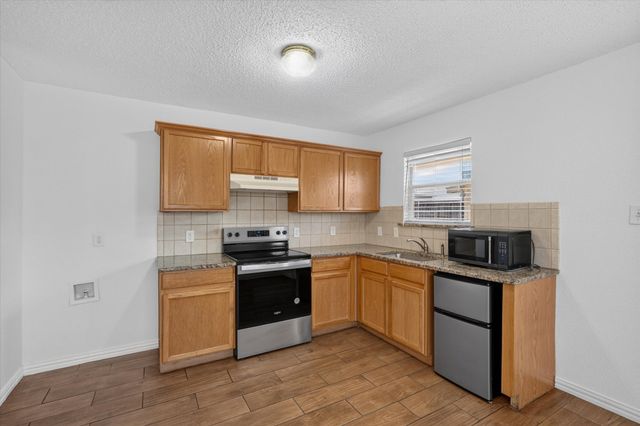 4008 Mantis Street, Fort Worth, TX 76106