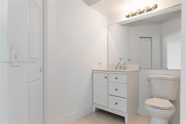17100 N Bay Road 1712, Sunny Isles Beach, FL 33160